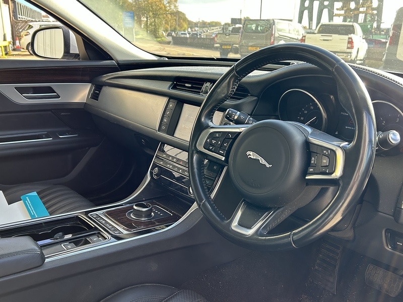 Used Jaguar XF 2017 for sale - 76437083: Photo 2