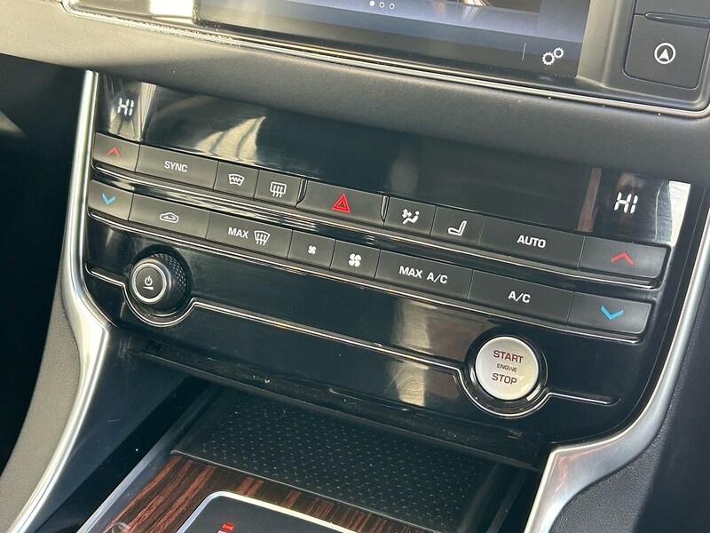 Used Jaguar XF 2017 for sale - 76437083: Photo 44