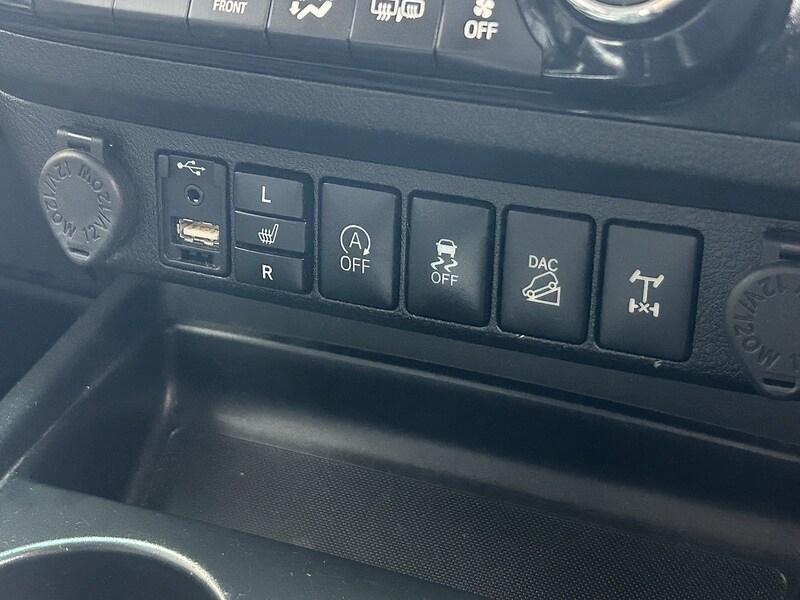 Used Toyota Hilux 2020 for sale - 76224109: Photo 53