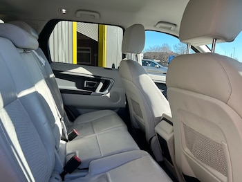 Used Land Rover Discovery Sport 2017 for sale - 77055090: Photo