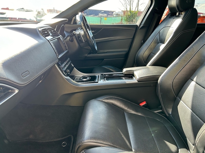 Used Jaguar XE 2017 for sale - 77555865: Photo 13