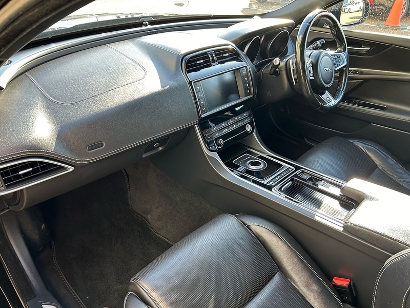 Used Jaguar XE 2017 for sale - 77555865: Photo 14