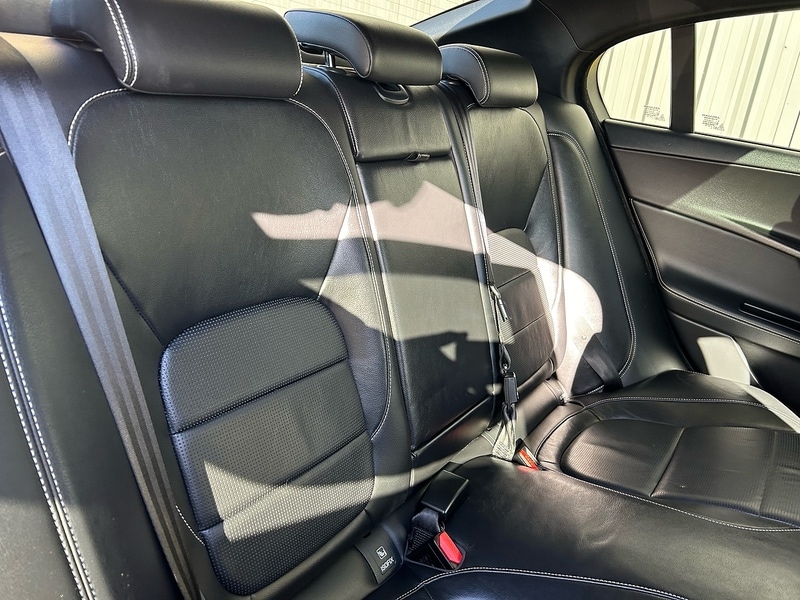 Used Jaguar XE 2017 for sale - 77555865: Photo 18