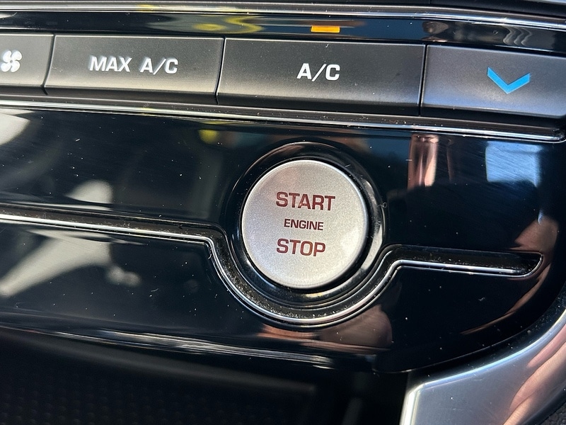 Used Jaguar XE 2017 for sale - 77555865: Photo 32