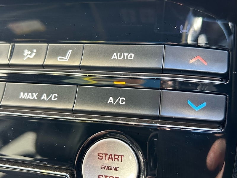 Used Jaguar XE 2017 for sale - 77555865: Photo 37