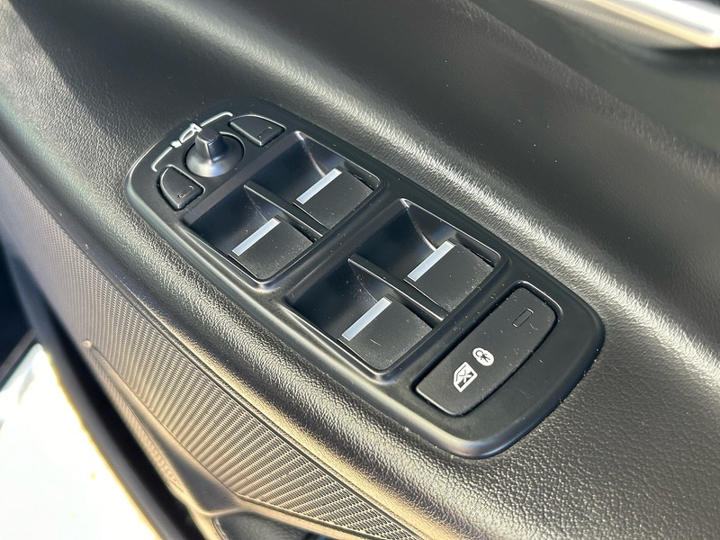 Used Jaguar XE 2017 for sale - 77555865: Photo 54