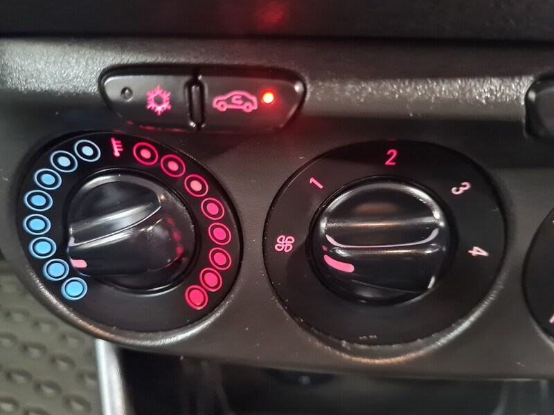 Used Vauxhall Corsa 2018 for sale - 78197452: Photo 28