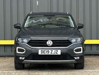 Used Volkswagen T-Roc 2019 for sale - 76081438: Photo