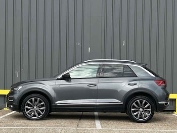 Used Volkswagen T-Roc 2019 for sale - 76081438: Photo