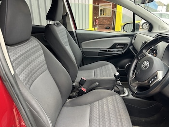 Used Toyota Yaris 2017 for sale - 76426362: Photo