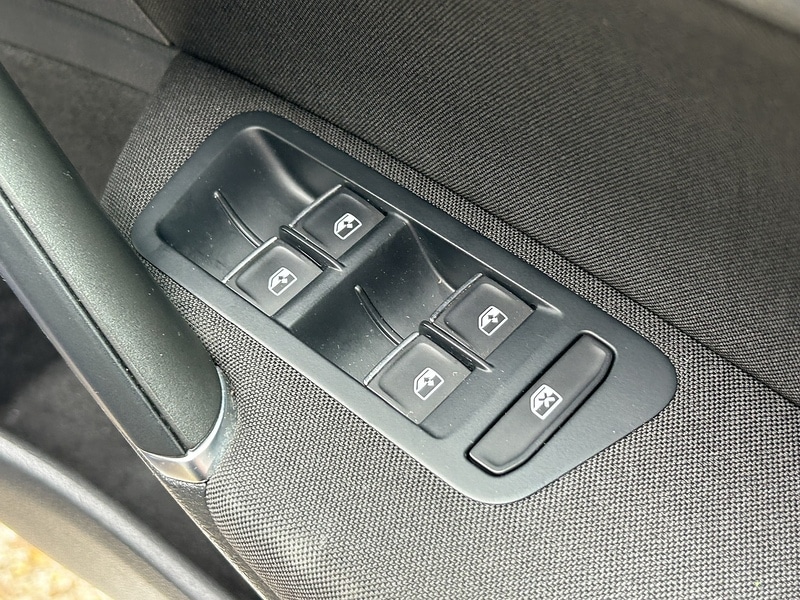 Used Volkswagen Golf 2020 for sale - 76311195: Photo 6