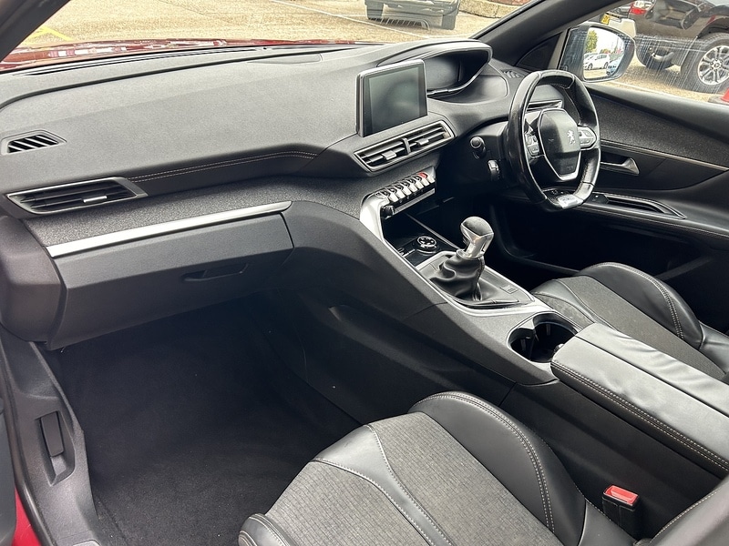 Used Peugeot 3008 2017 for sale - 77038579: Photo 11