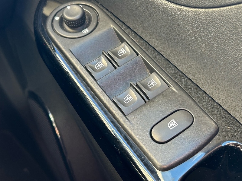 Used Renault Captur 2016 for sale - 76090094: Photo 29