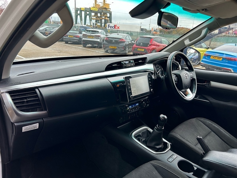 Used Toyota Hilux 2022 for sale - 76798801: Photo 15