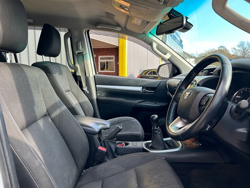 Used Toyota Hilux 2022 for sale - 76798801: Photo 3