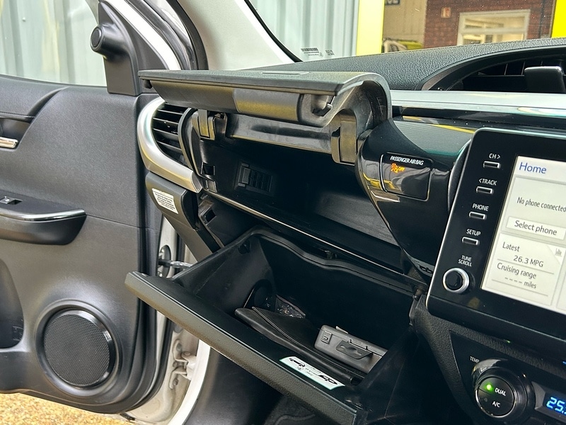 Used Toyota Hilux 2022 for sale - 76798801: Photo 30