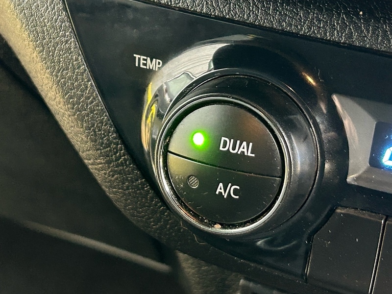 Used Toyota Hilux 2022 for sale - 76798801: Photo 39