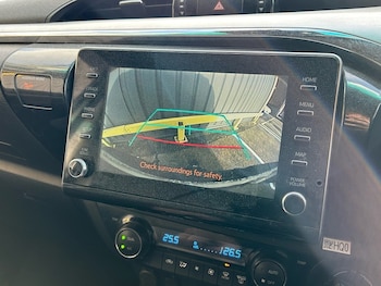 Used Toyota Hilux 2022 for sale - 76798801: Photo