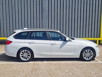 Used BMW 3 Series 2017 for sale - 79005490: Photo