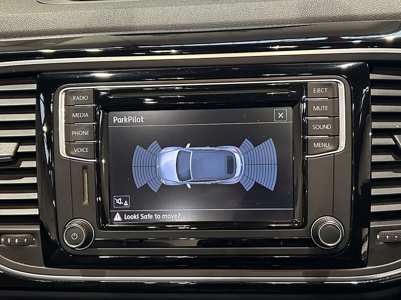 Used Volkswagen Beetle 2016 for sale - 77086541: Photo 24