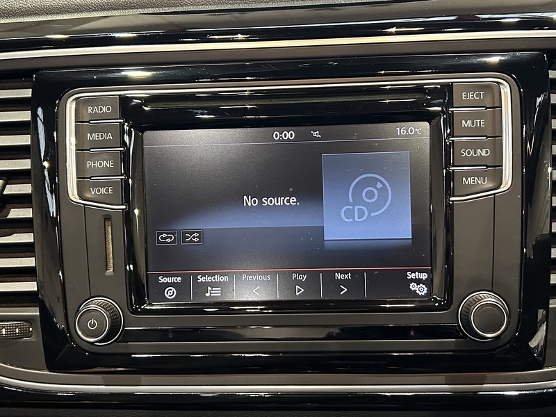 Used Volkswagen Beetle 2016 for sale - 77086541: Photo 25