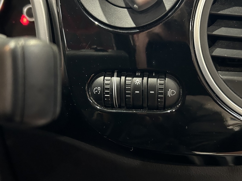 Used Volkswagen Beetle 2016 for sale - 77086541: Photo 40