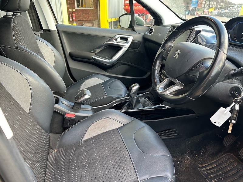 Used Peugeot 2008 2017 for sale - 77234445: Photo 2