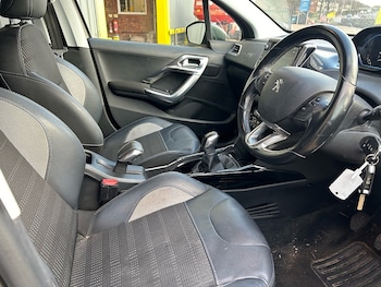 Used Peugeot 2008 2017 for sale - 77234445: Photo