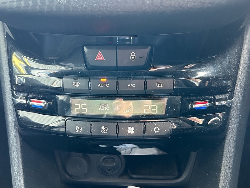 Used Peugeot 2008 2017 for sale - 77234445: Photo 9