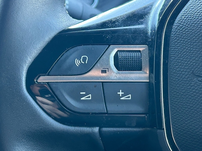 Used Peugeot 208 2022 for sale - 76792963: Photo 7