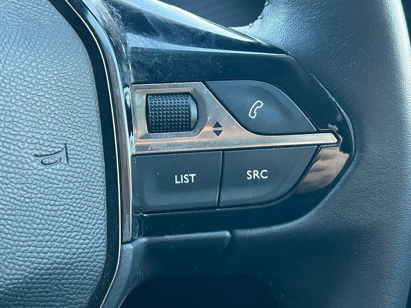 Used Peugeot 208 2022 for sale - 76792963: Photo 8