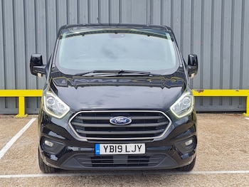 Used Ford Tourneo Custom 2019 for sale - 78944190: Photo