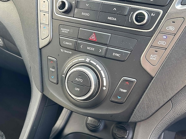 Used Hyundai Santa Fe 2017 for sale - 76106368: Photo 10