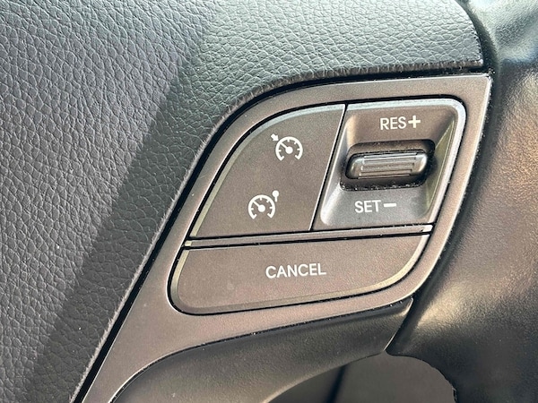 Used Hyundai Santa Fe 2017 for sale - 76106368: Photo 17