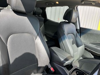 Used Hyundai Santa Fe 2017 for sale - 76106368: Photo 4