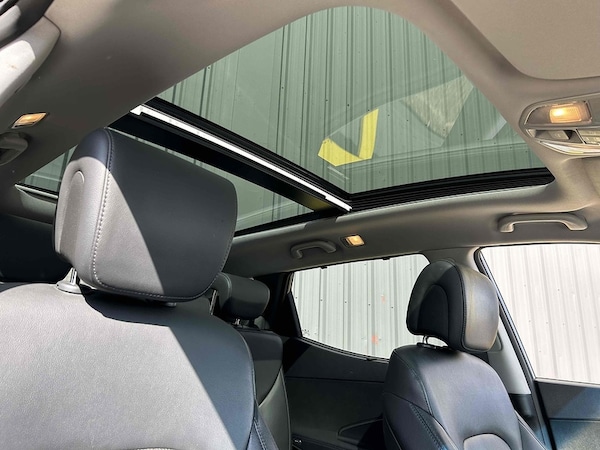 Used Hyundai Santa Fe 2017 for sale - 76106368: Photo 5