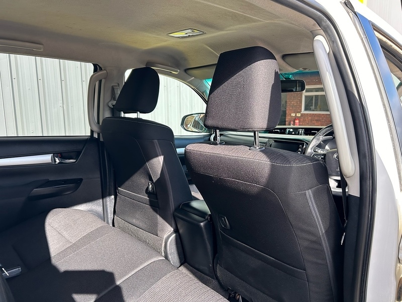Used Toyota Hilux for sale - 77749192: Photo 11