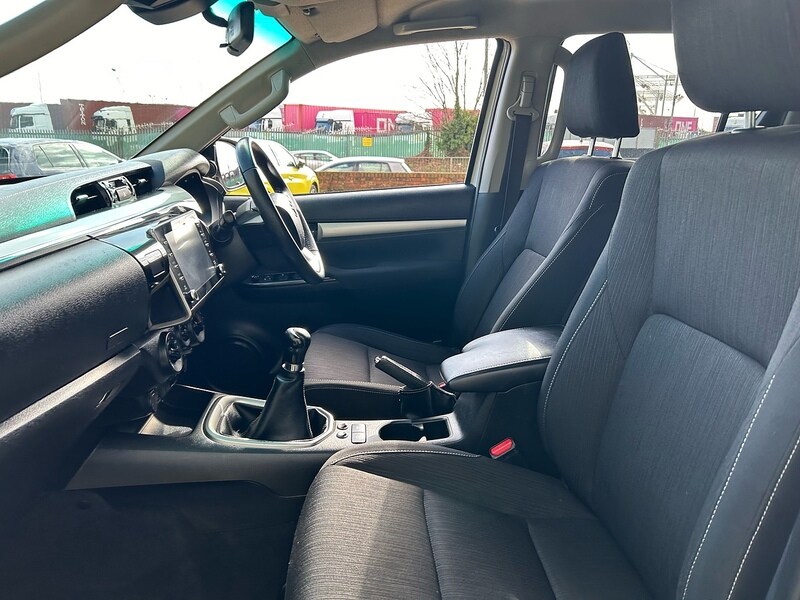 Used Toyota Hilux for sale - 77749192: Photo 15
