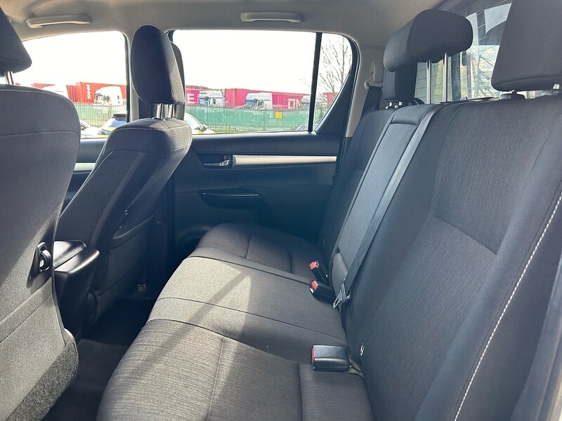 Used Toyota Hilux for sale - 77749192: Photo 18