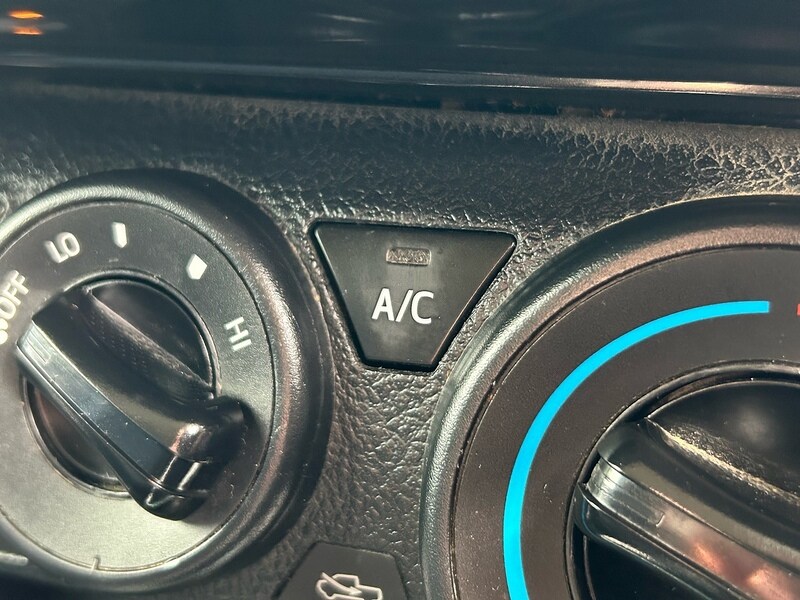 Used Toyota Hilux for sale - 77749192: Photo 48