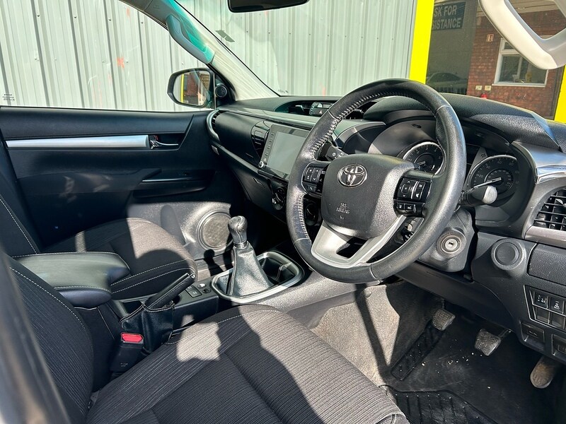 Used Toyota Hilux for sale - 77749192: Photo 9