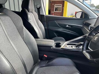Used Peugeot 3008 2020 for sale - 76197282: Photo 3