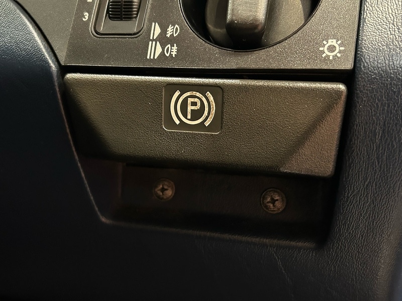 Used Mercedes-Benz 220 1995 for sale - 77236879: Photo 44