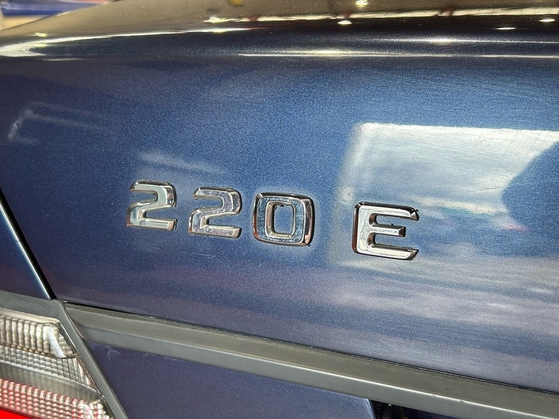 Used Mercedes-Benz 220 1995 for sale - 77236879: Photo 48