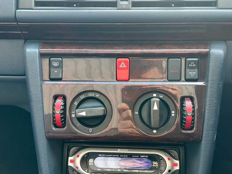 Used Mercedes-Benz E Class 1995 for sale - 77236879: Photo 6