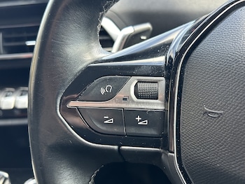 Used Peugeot 5008 2022 for sale - 76536249: Photo