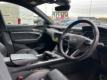 Used Audi Q8 e-tron 2023 for sale - 76879321: Photo