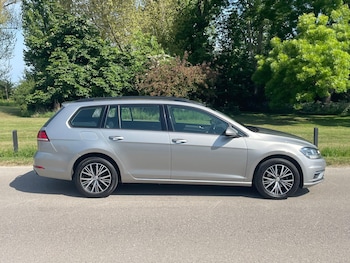 Used Volkswagen Golf 2018 for sale - 75717789: Photo