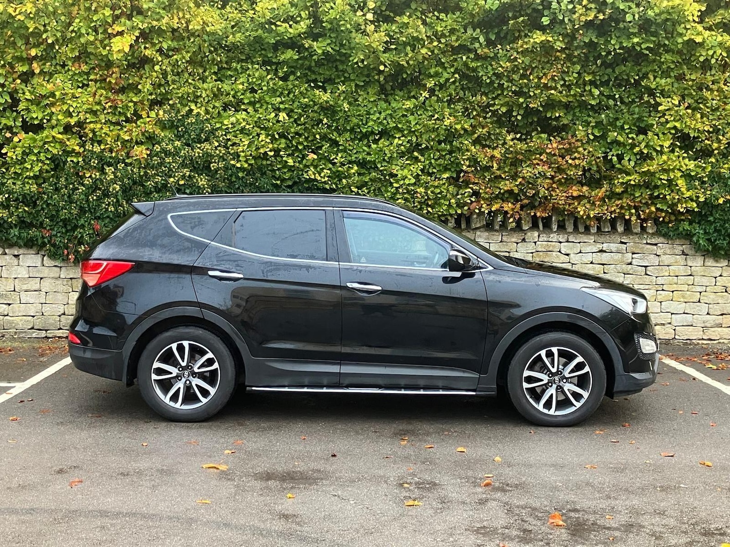 Used Hyundai Santa Fe 2014 for sale - 76330378: Photo 2