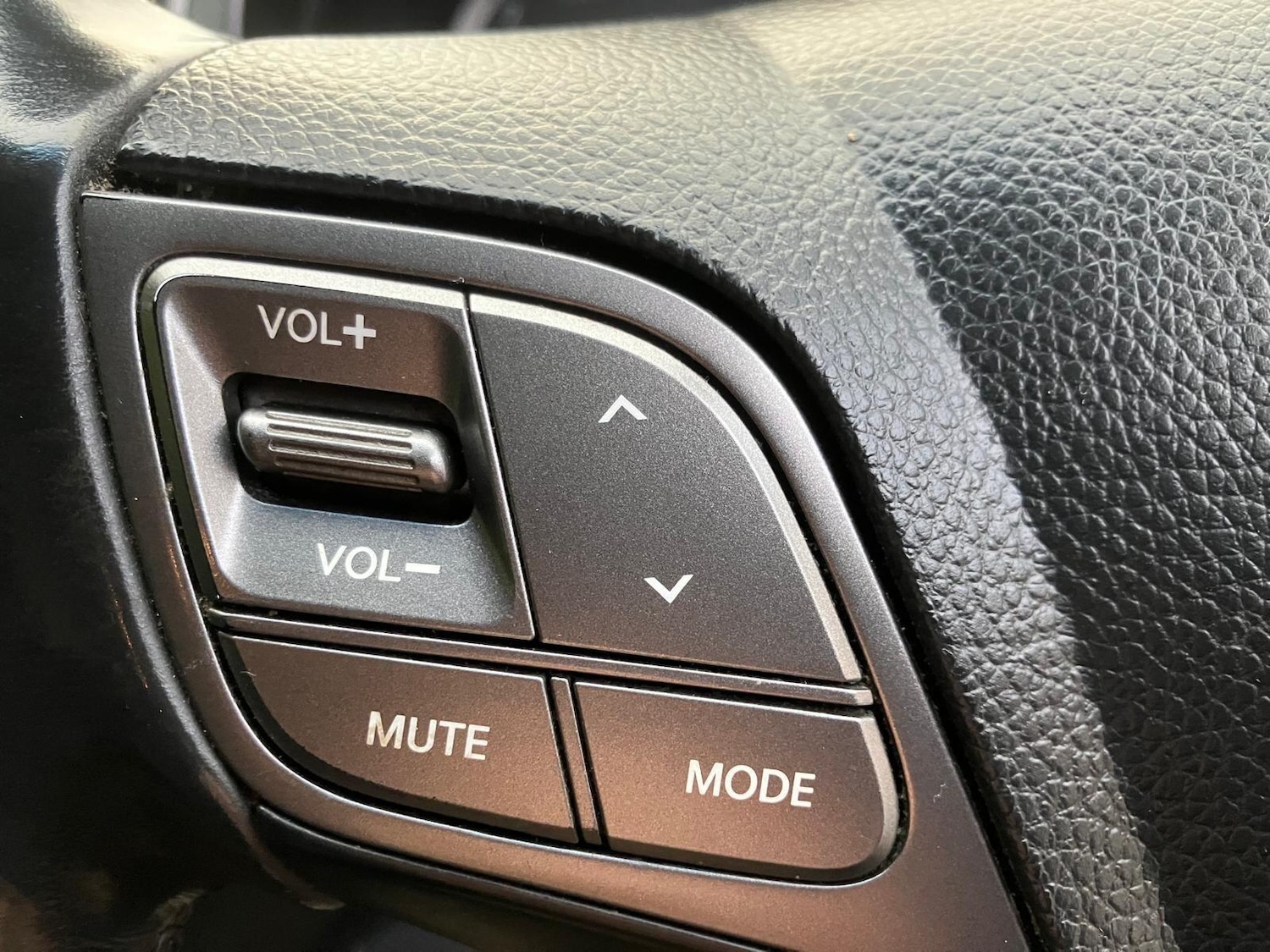 Used Hyundai Santa Fe 2014 for sale - 76330378: Photo 23